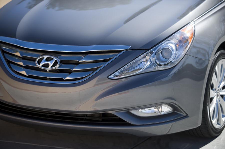  Hyundai Sonata 2010 года  (фото 38 из 162)